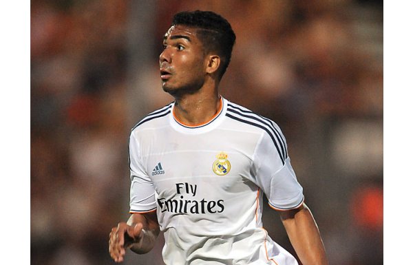16) Casemiro