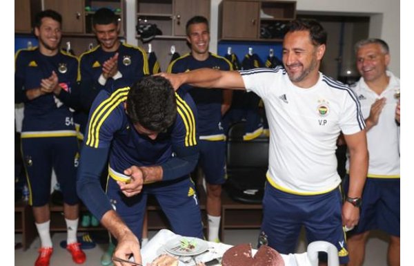 'Vitor Pereiraya sürpriz doğum günü kutlaması