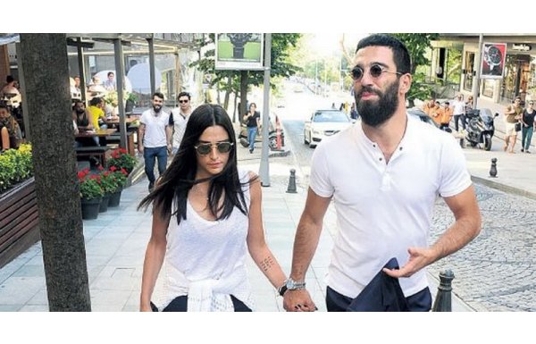 'Sinem ile Aslıhan, o fotoğrafa ne diyecek?