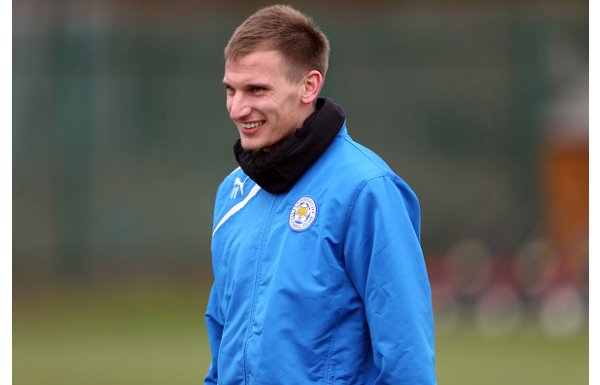 Sağ açık : Marc Albrighton (Leicester City)