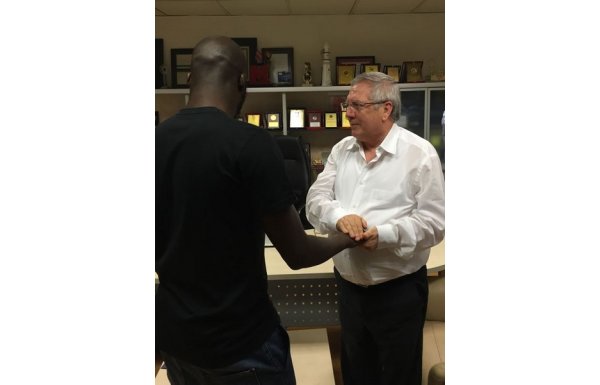 Moussa Sow gözyaşlarıyla veda etti