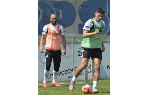 Mario Gomez ilk idmanına çıktı