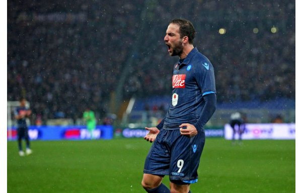BURAK’IN YERİNE HIGUAIN