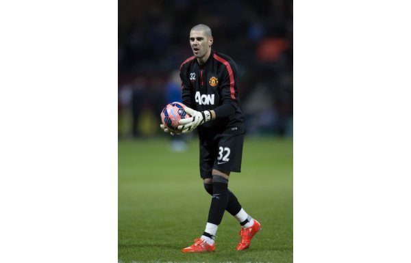 VALDES GELİYOR