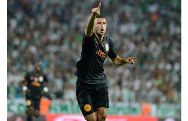 BURAK YILMAZ GÖRÜŞMEDEN HİÇ MEMNUN KALMADI