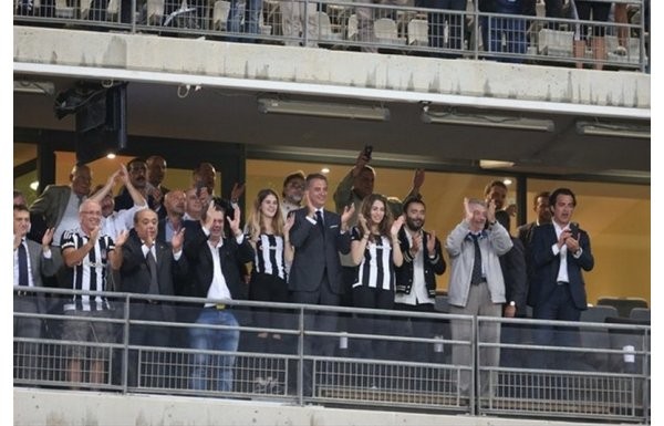 'Fikret Orman ve kızları böyle coştu