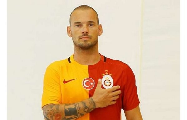 'Wesley Sneijder, Astana'nın toplamına bedel