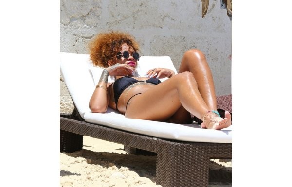 Rihanna fena yakalandı