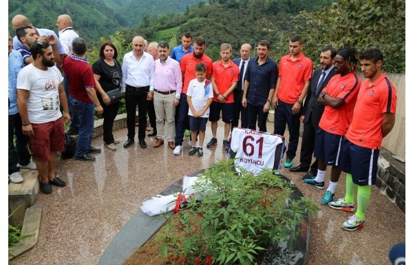 'Trabzonspor'dan Kazım Koyuncu'nun mezarına ziyaret