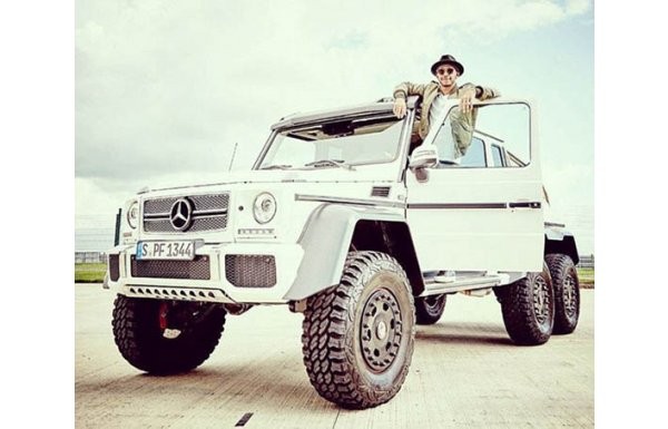 'Ünlü sporcunun milyonluk arabası