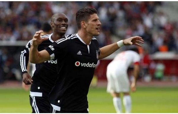 Avrupa 'Süper Mario'yu konuşuyor!
