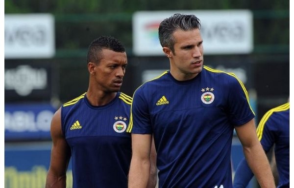 'Kim daha verimli? Nani ve Van Persie mi, Mbia mı?