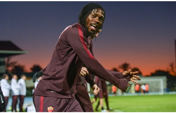 'Galatasaray, Romalı golcünün peşini bırakmıyor