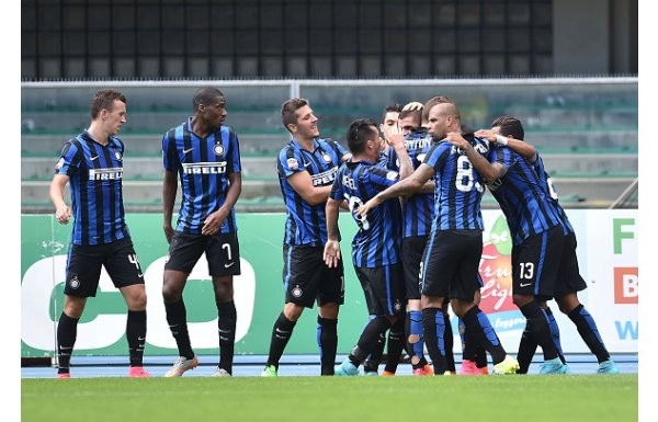 Mancini'li Inter yoluna dolu dizgin devam ediyor