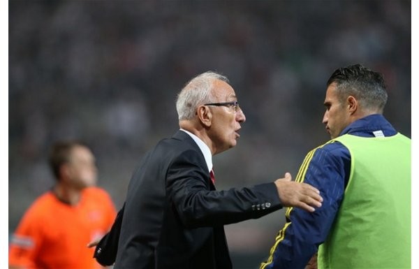 Van Persie'den olay hareket! Kimseyi dinlemedi