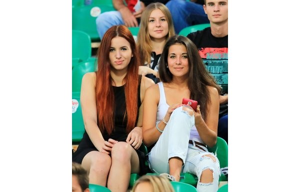 Rus futbolunu ısıtan güzeller