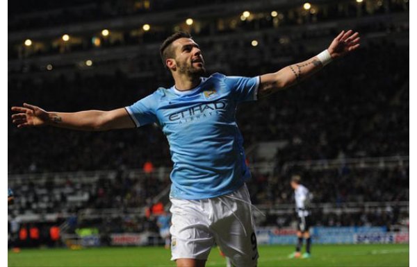 5) Nicolas Otamendi
