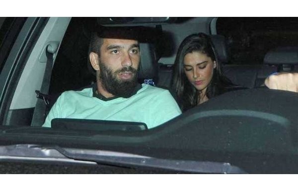 Arda Turan'dan Aslıhan haberlerine sert tepki