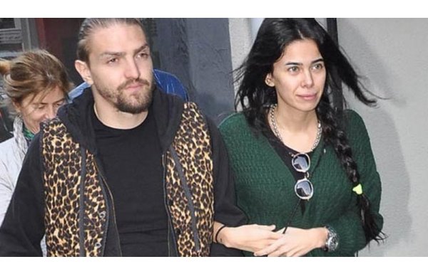 'Asena Erkin ile Caner Erkin ayrı ayrı tatile çıktı