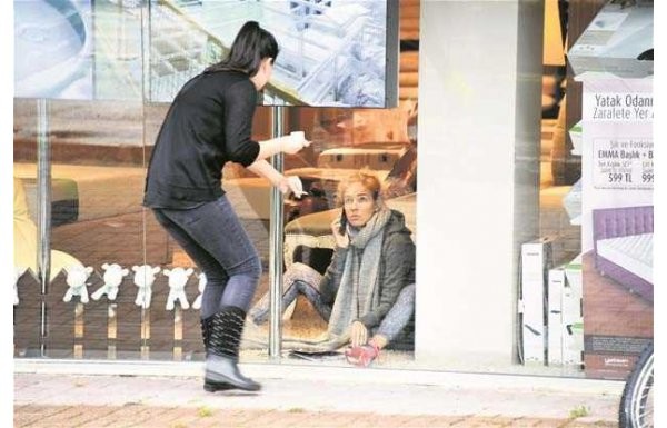 'Burcu Esmersoy'un ilginç yatak muhabbeti