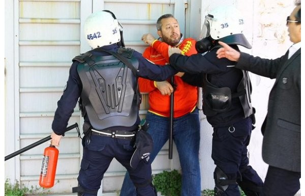 'İzmir derbisinde olaylar!