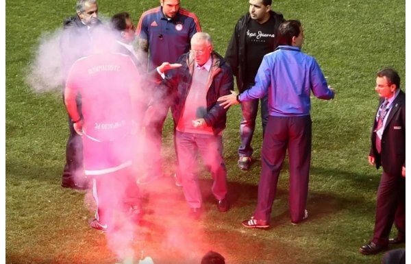 'Yunanistan'da sahayı savaş alanına çevirdiler