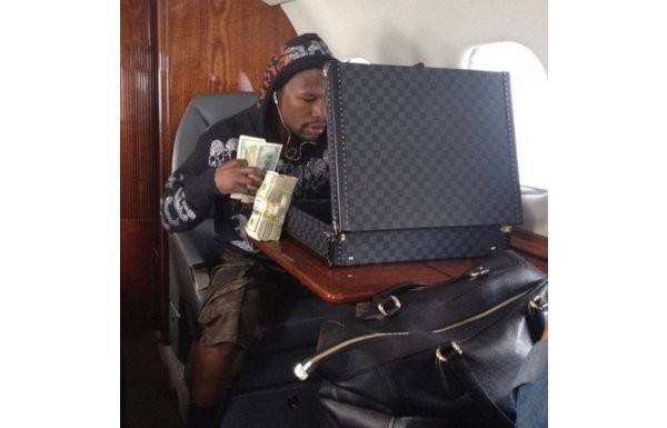 'Ünlü boksörün olay paylaşımları