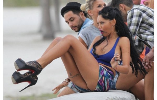 'Sunderland'li futbolcunun seksi sevgilisi