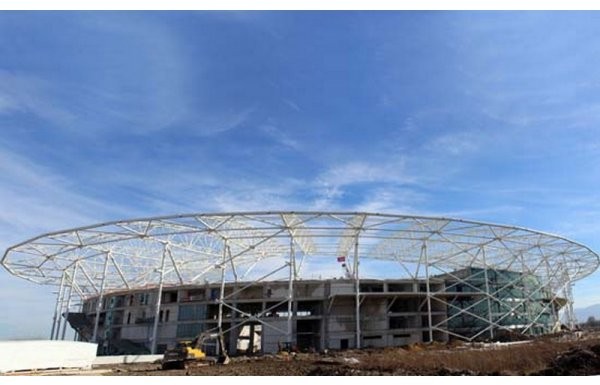 Sakaryaspor'un yeni stadı hızla yükseliyor