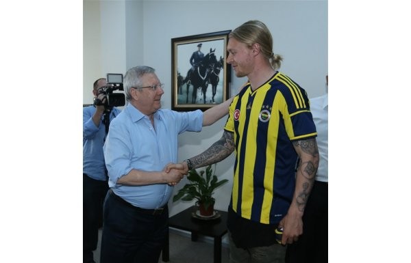 12- Simon Kjaer (7,65 milyon Euro)