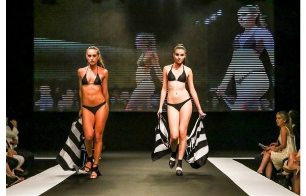 'İç çamaşırlı forma tanıtımı!