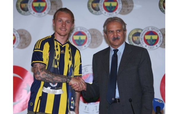 SİMON KJAER