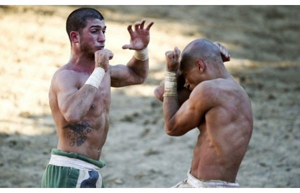 'Böyle bir futbol maçı görülmedi! Tekme, tokat serbest...