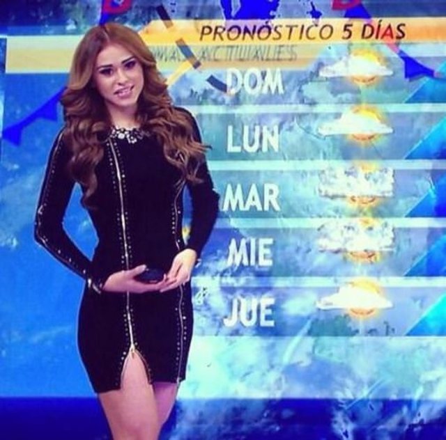 Meksikalı güzel Yanet Garcia herkesi büyülüyor