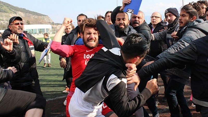 'Hereke Yıldız - Gebze maçında inanılmaz kavga