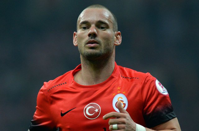 Wesley Sneijder, Fenerbahçe derbisinde oynayacak mı?