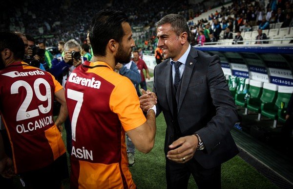 'Hamza Hamzaoğlu eski futbolcularıyla hasret giderdi