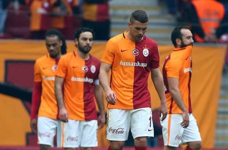 'Galatasaray'da takım içinde büyük karışıklık