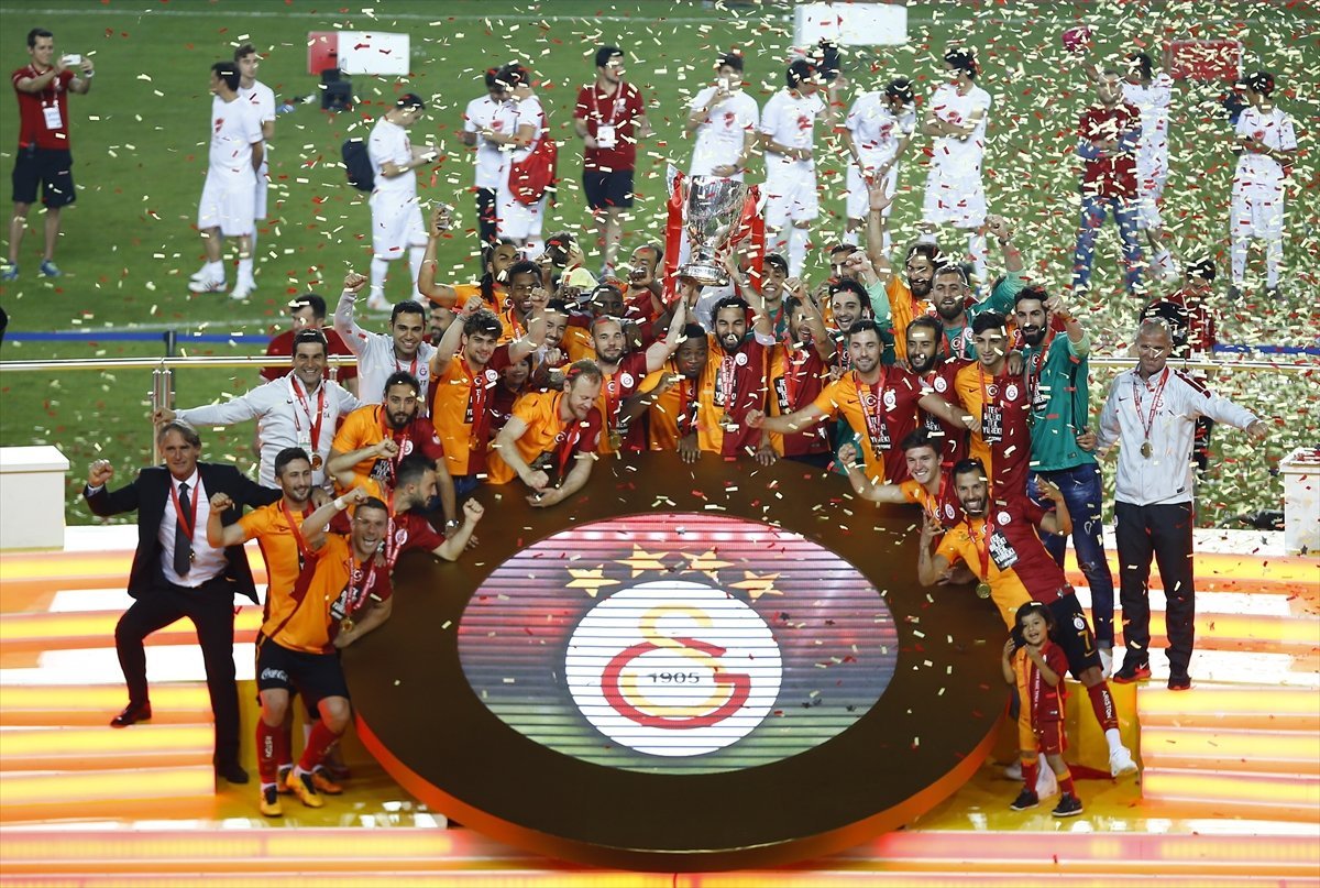 'Galatasaray - Fenerbahçe yazarların yorumları