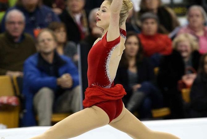 Buzların üstündeki güzel Gracie Gold