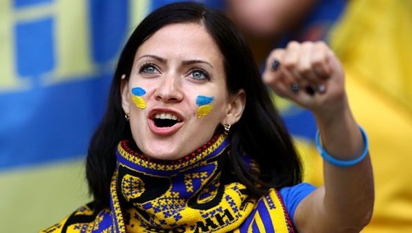 'Almanya - Ukrayna tribünlerinde renkli görüntüler