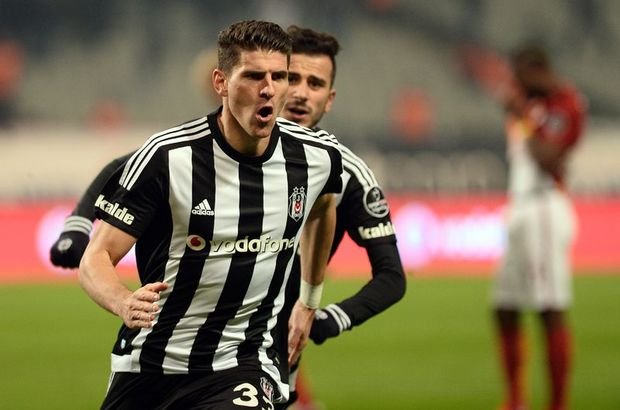 Mario Gomez'in yerine Mario Balotelli