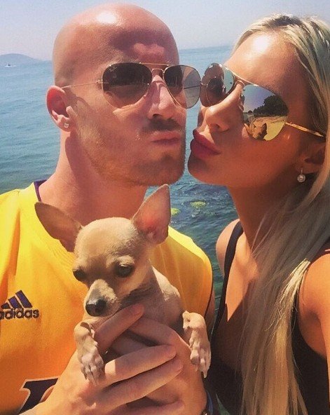 Stoch'un sevgilisinden olay kareler