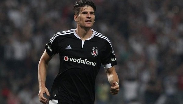 Beşiktaşlı taraftarların Mario Gomez kampanyası