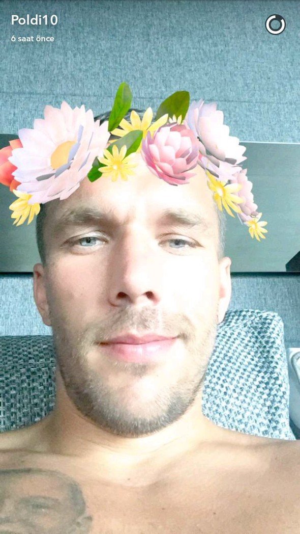 Lukas Podolski'nin komiksnapchat paylaşımları 