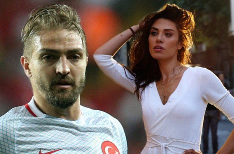 Caner Erkin Şükran Ovalı'ya yüzüğü taktı
