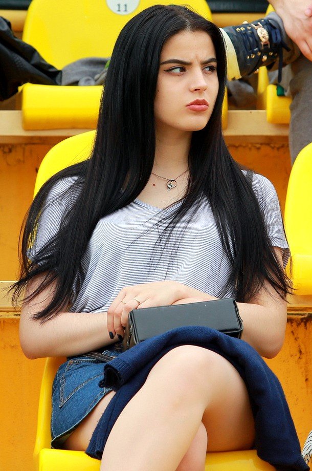 Zorya Luhansk'ın tribün güzelleri