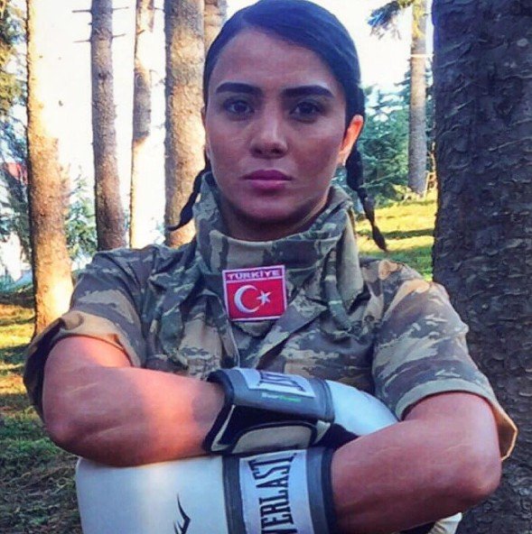 Survivor 2017 boksör Sabriye Şengül kimdir?