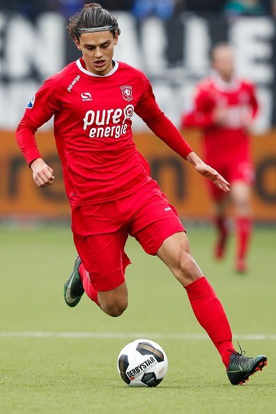 15 Enes Ünal