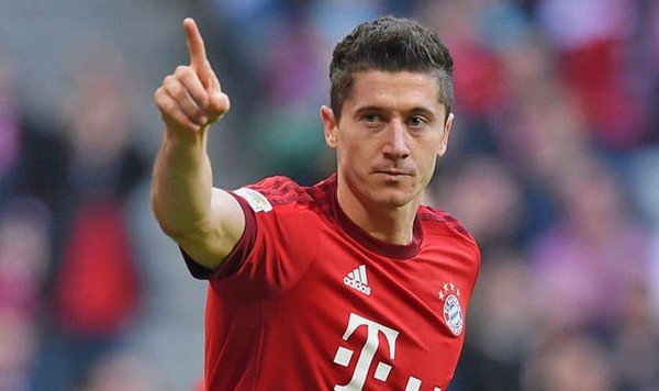 15. Robert Lewandowski - 37 gol